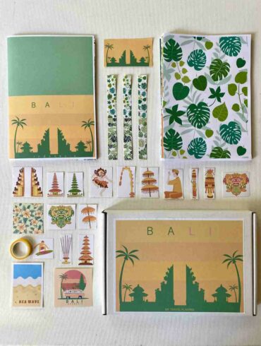 kit per diario di viaggio Bali con quaderno, stickers, washi tape e fogli stampati a tema