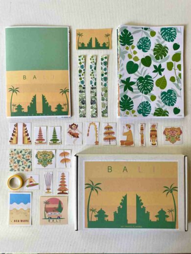 kit per diario di viaggio Bali con quaderno, stickers, washi tape e fogli stampati a tema