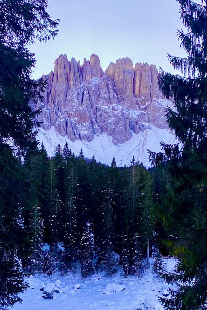 Canazei e la Val di Fassa in inverno se non scii: vai al Lago di Carezza